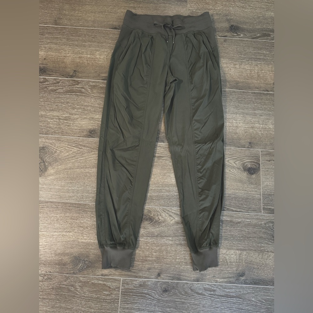 Lululemon Dance Studio Joggers Size 6 / Color Olive Green